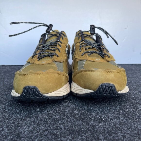 New Balance Athletic Shoes - Tan and Black - Picture 3 of 8